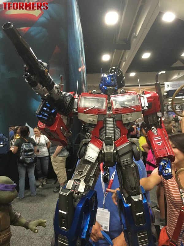 SDCC 2016   Prime 1 Studio Generation One Optimus Prime Statue Photos 01 (1 of 26)